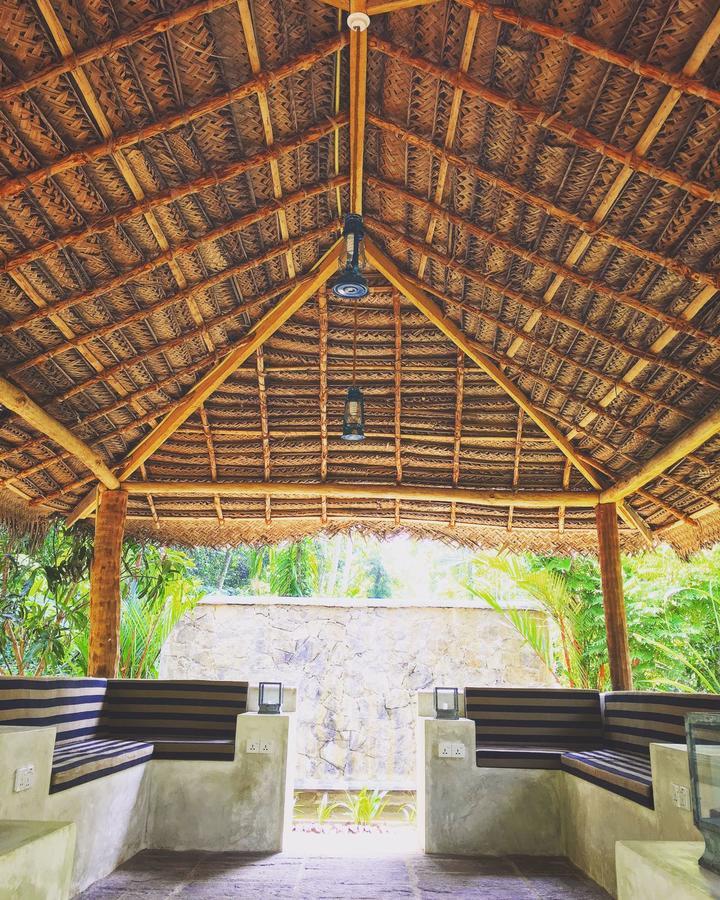 Good Karma Villa Bentota Exteriör bild