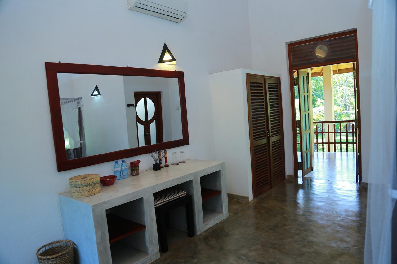 Good Karma Villa Bentota Exteriör bild