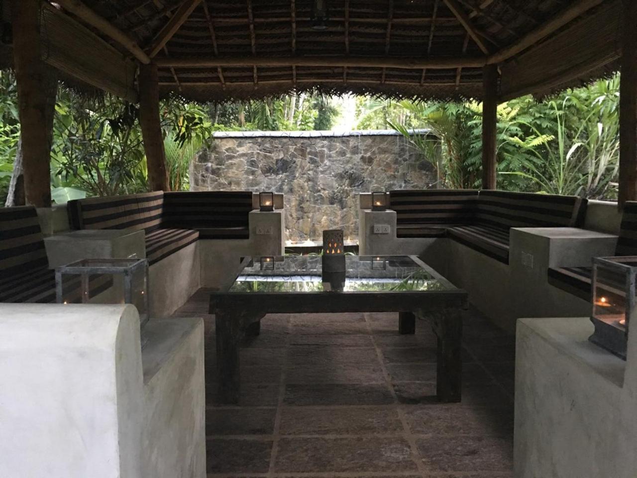Good Karma Villa Bentota Exteriör bild